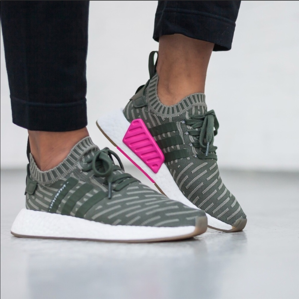 Adidas NMD R2 primeknit shoes
